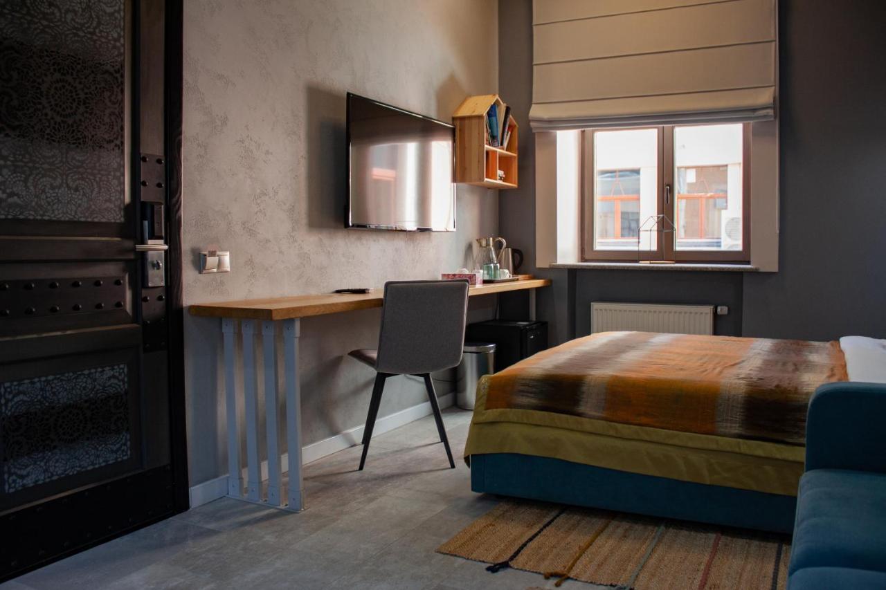 Manna Boutique Hotel (Adults Only) Kiev Exteriör bild