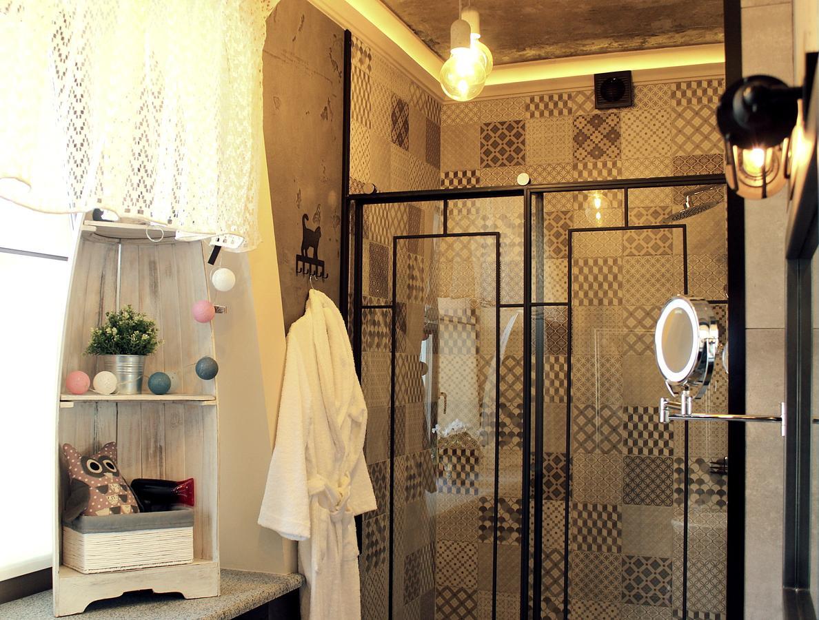 Manna Boutique Hotel (Adults Only) Kiev Exteriör bild