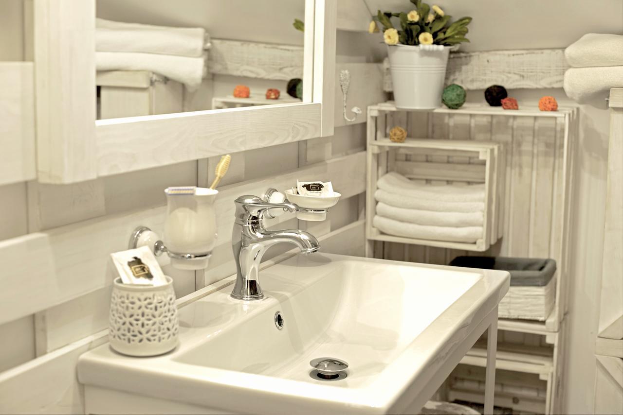 Manna Boutique Hotel (Adults Only) Kiev Exteriör bild