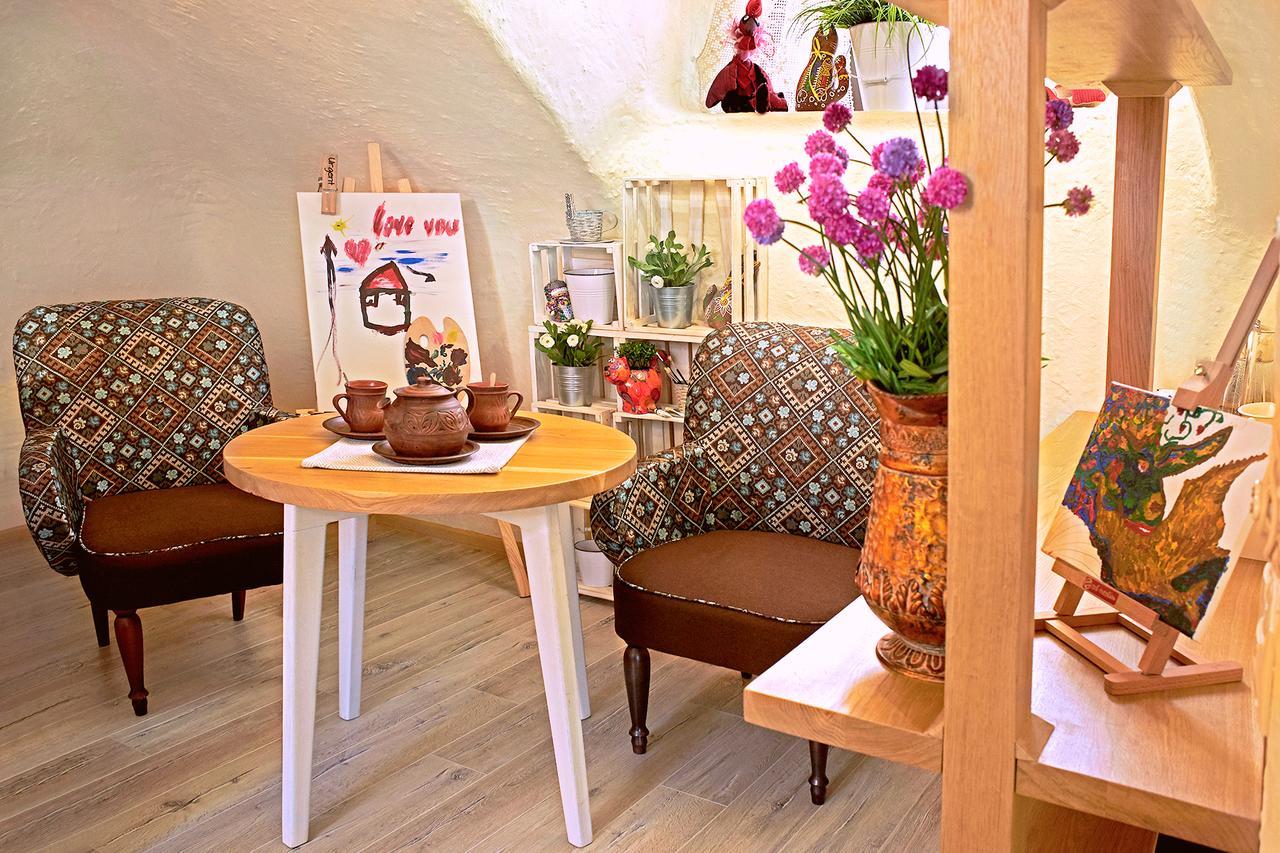 Manna Boutique Hotel (Adults Only) Kiev Exteriör bild