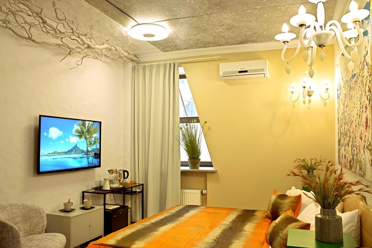 Manna Boutique Hotel (Adults Only) Kiev Exteriör bild